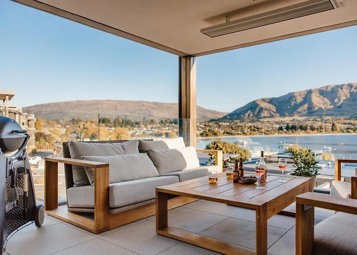 Azure Luxe Lakeside Retreat With Pool, And Gym Apartment