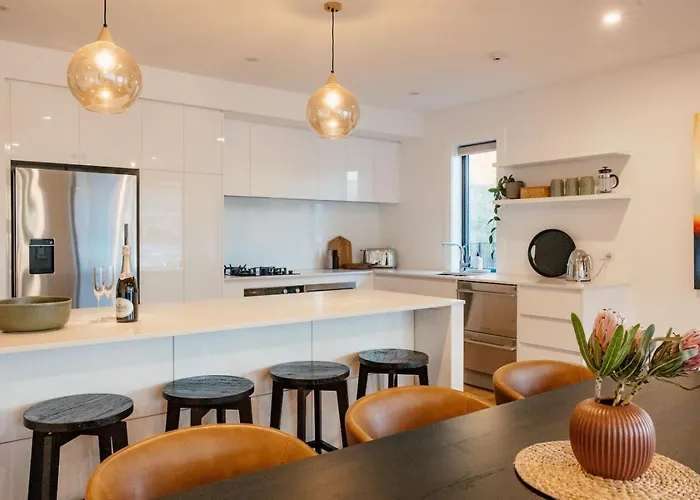 Azure Luxe Lakeside Retreat With Pool, And Gym