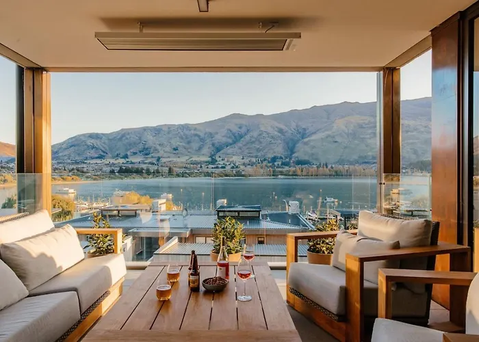 Azure Luxe Lakeside Retreat With Pool, And Gym Apartment Wanaka